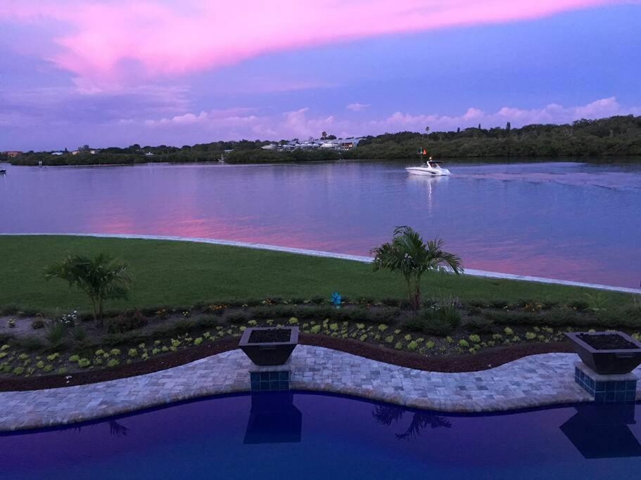 Guest Suite - Waterfront -Pool & Hot Tub- Walk To Beach Clearwater Beach Zewnętrze zdjęcie