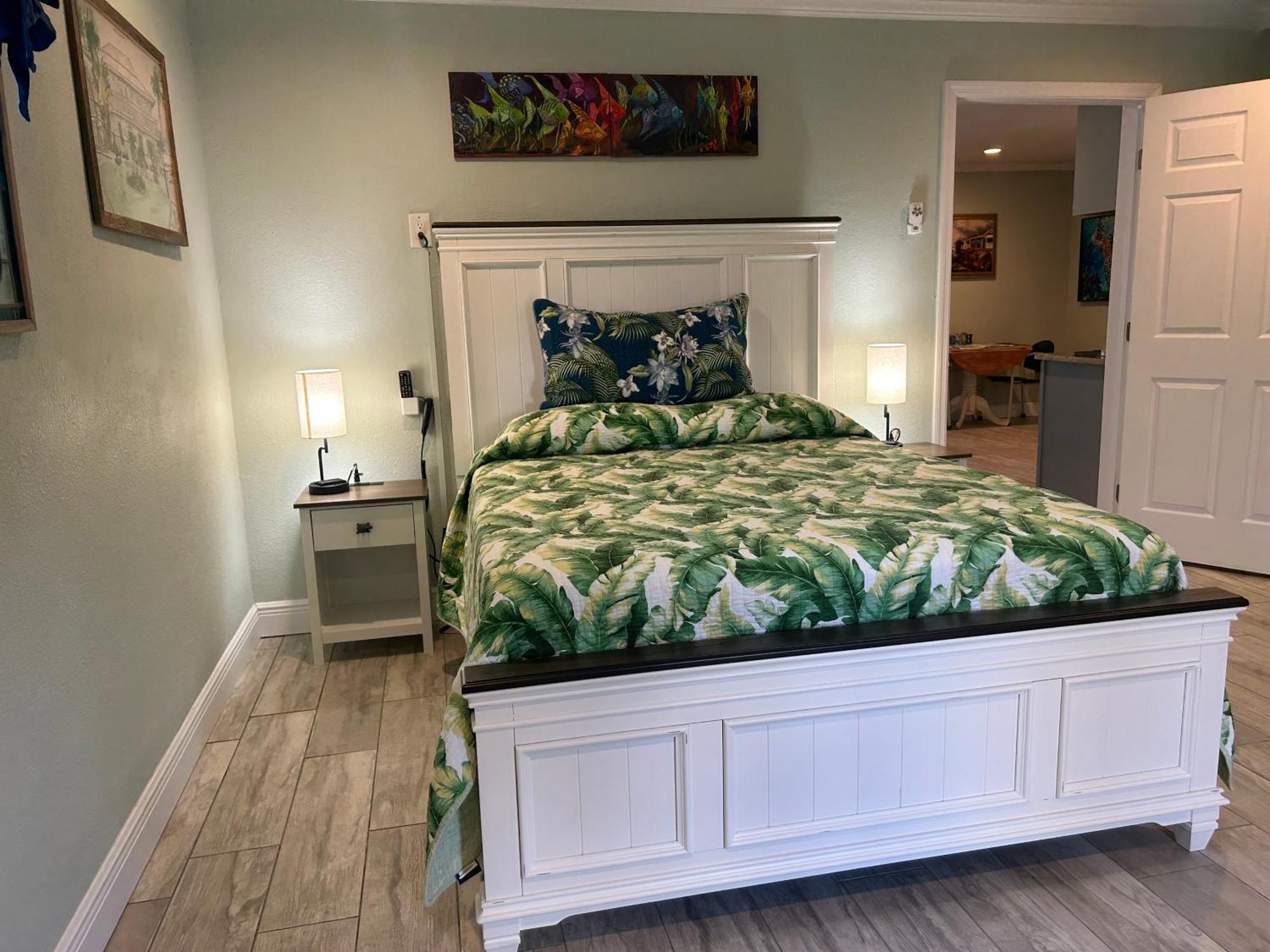 Guest Suite - Waterfront -Pool & Hot Tub- Walk To Beach Clearwater Beach Zewnętrze zdjęcie