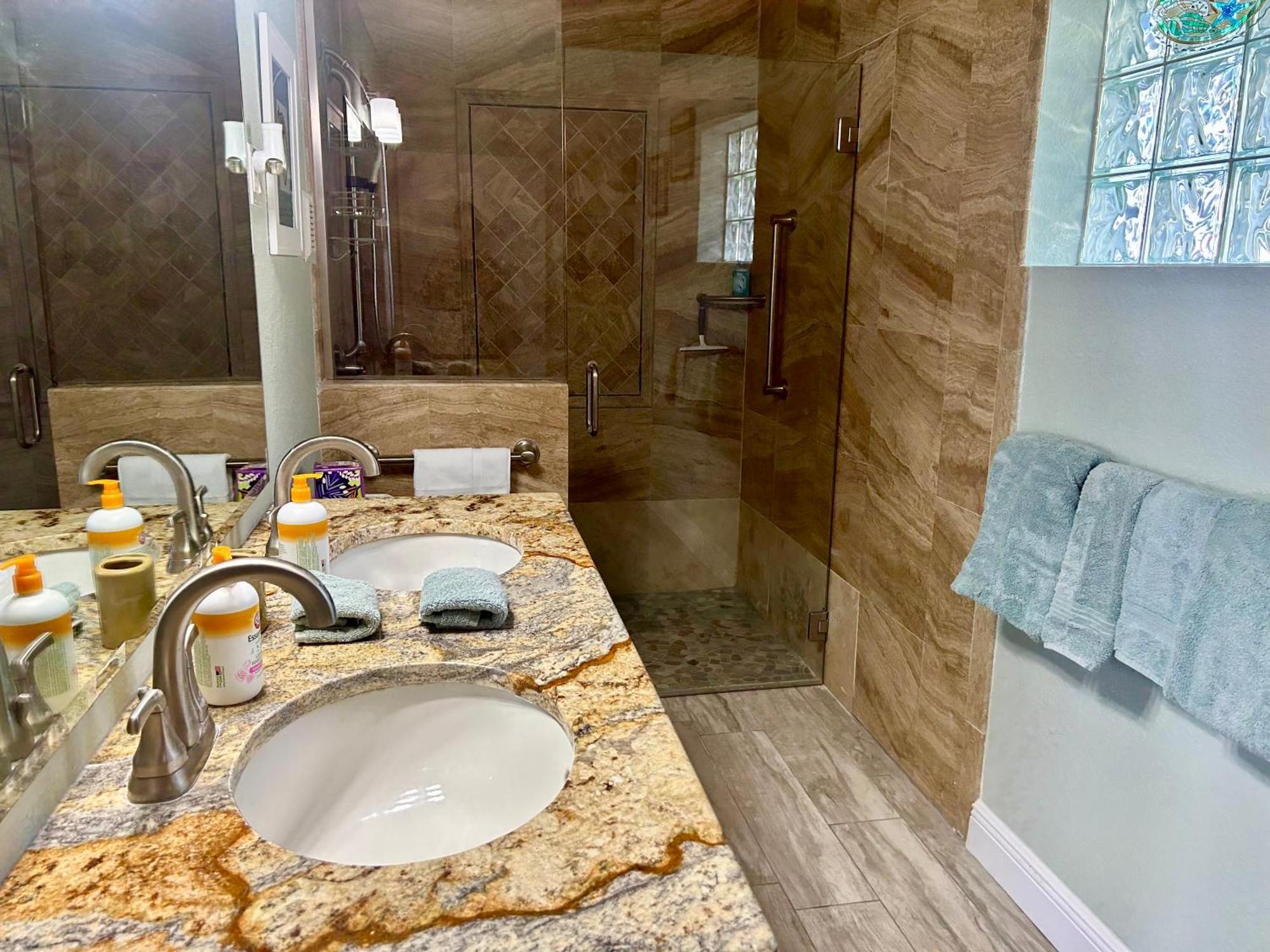 Guest Suite - Waterfront -Pool & Hot Tub- Walk To Beach Clearwater Beach Zewnętrze zdjęcie